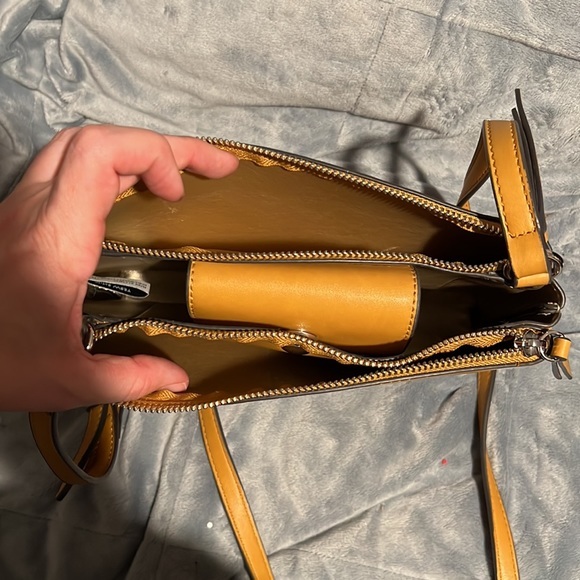 Nine West crossbody purse mustard color - Picture 4 of 10